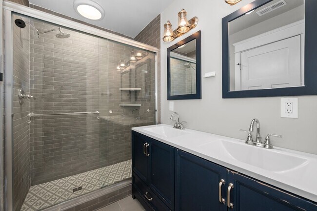 Building Photo - 2600 Aspen Dr