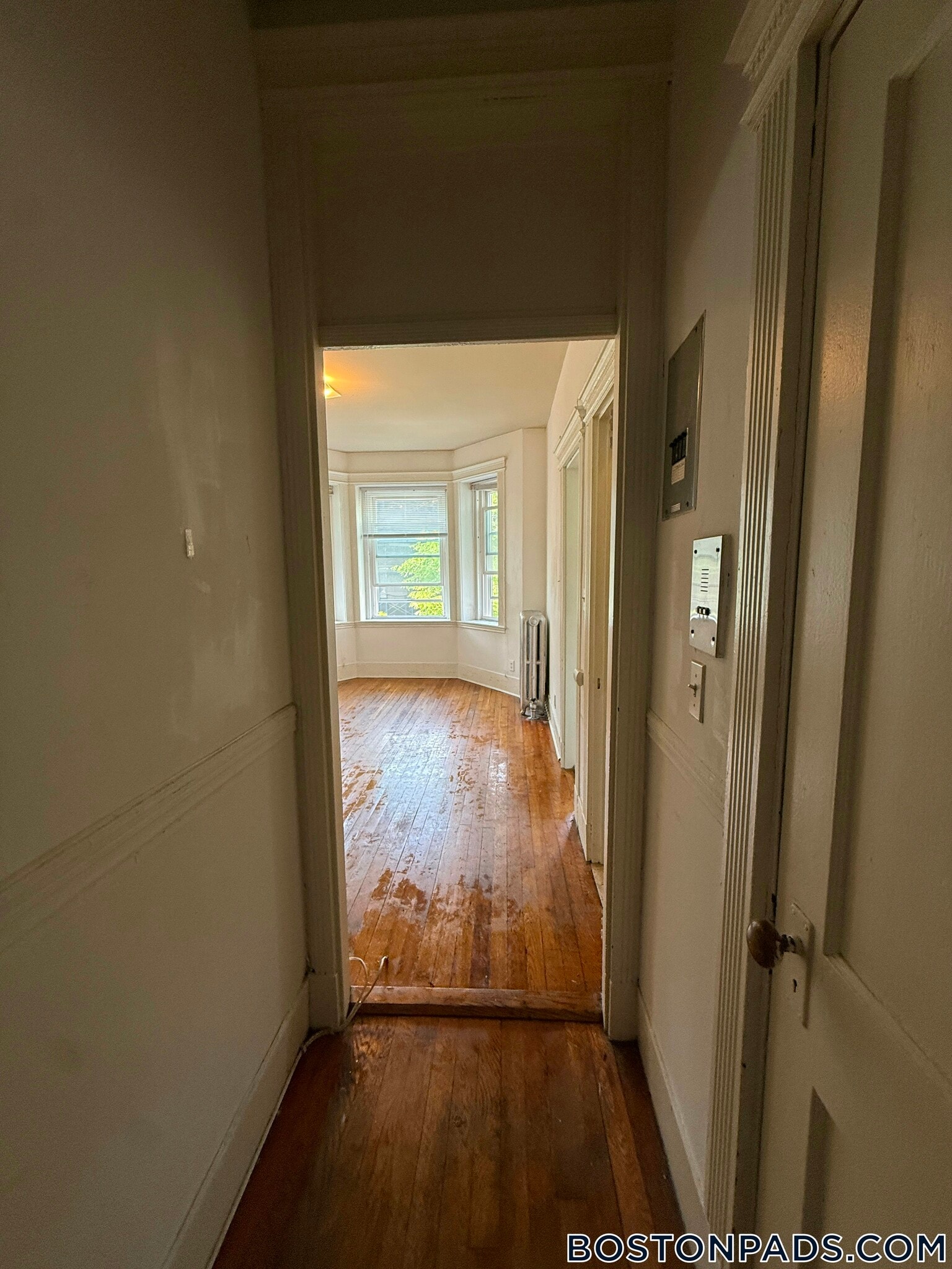 Building Photo - 28 Westland Ave