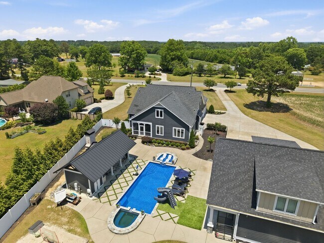 Building Photo - 3183 US-421