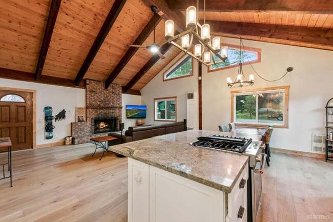 Building Photo - 1617 Cree St