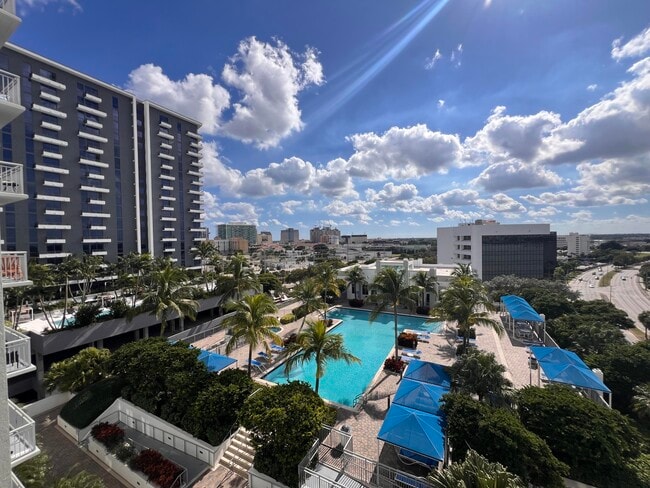 Building Photo - 300 S Australian Ave