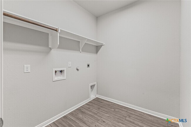 Building Photo - 1024 Shelby Dr