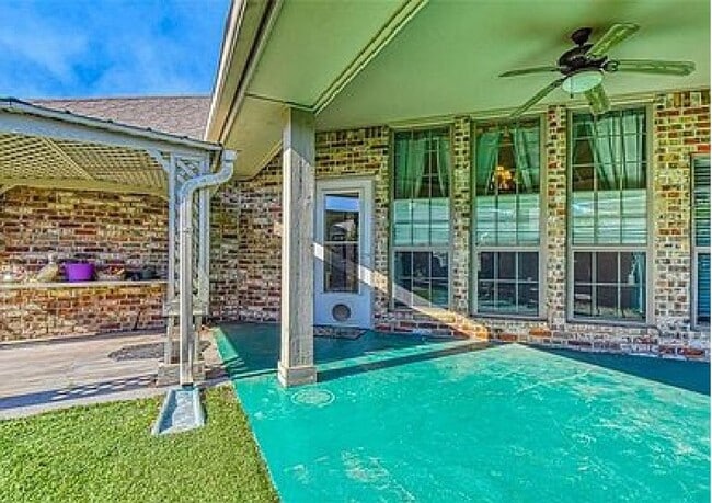 Building Photo - Gated Community! No Lawn Care!! Beautiful ...