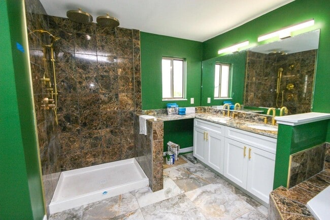 Building Photo - 1310 Abbeyhill Dr