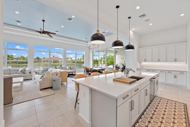 Building Photo - 8270 SE Pennock Trail