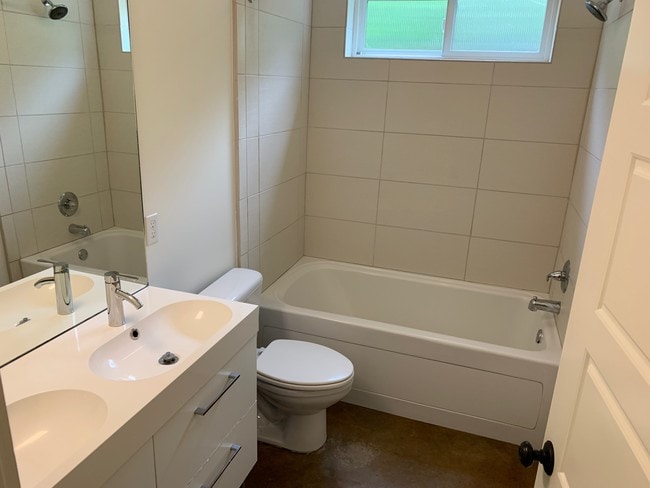 Building Photo - 420 S Church Ave