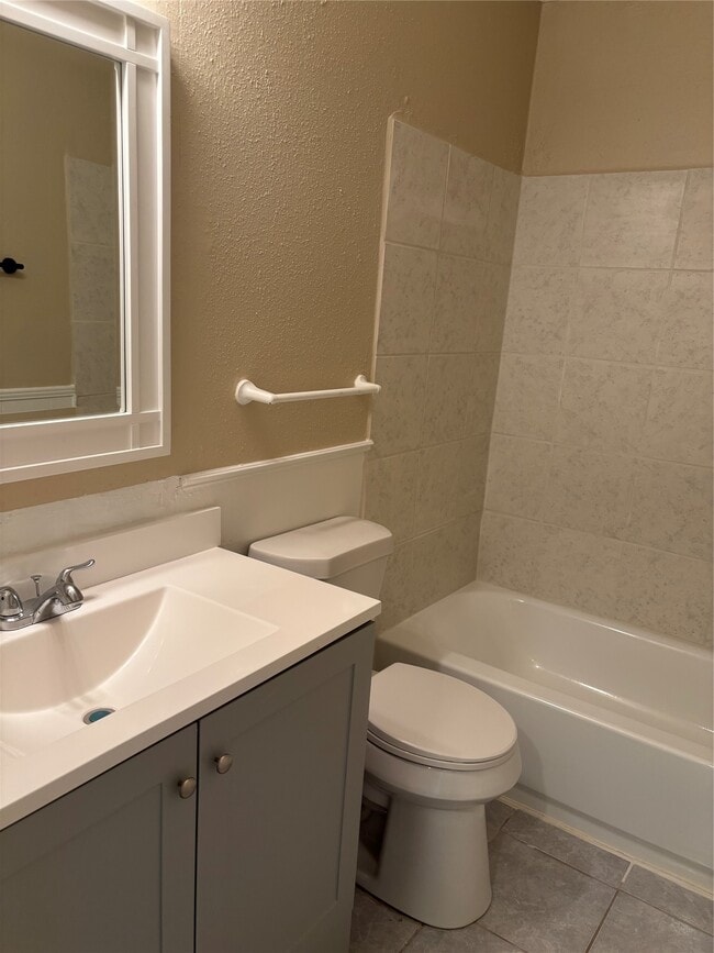 Building Photo - 1726 Oakwell Ln