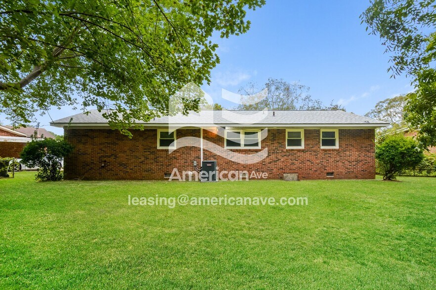 Building Photo - 936 Lark Ct