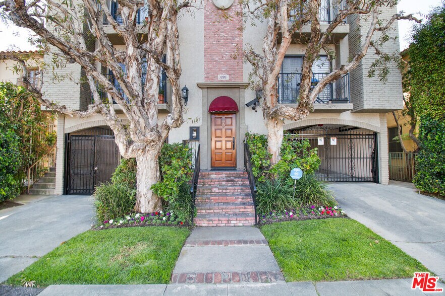 Building Photo - 839 S Holt Ave