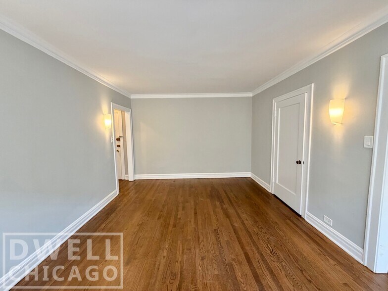 Building Photo - 6226 N Clark St