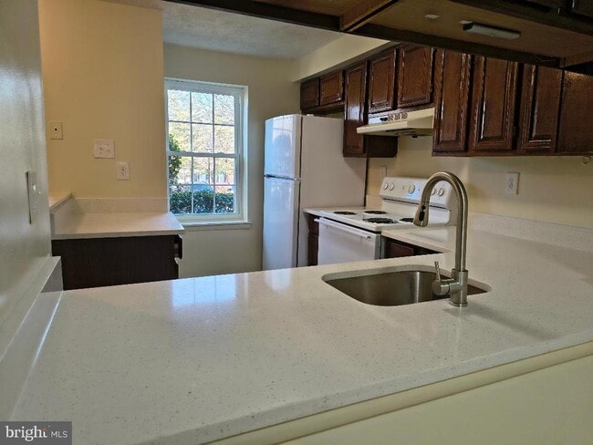 Building Photo - 12502 Laurel Grove Pl