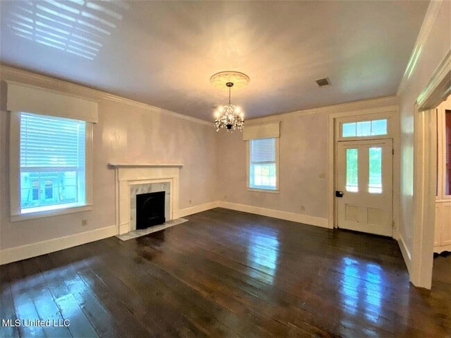 Building Photo - 275 W Chulahoma Ave