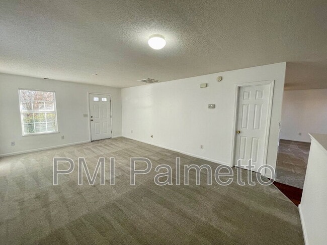 Building Photo - 944 Schofield Ln