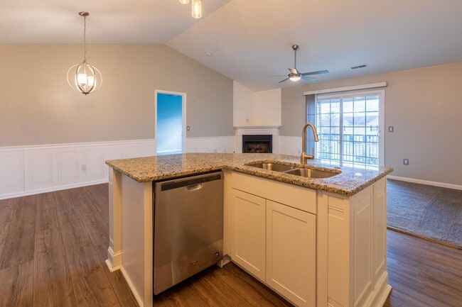 Building Photo - 8081 Crane's Crossing Dr