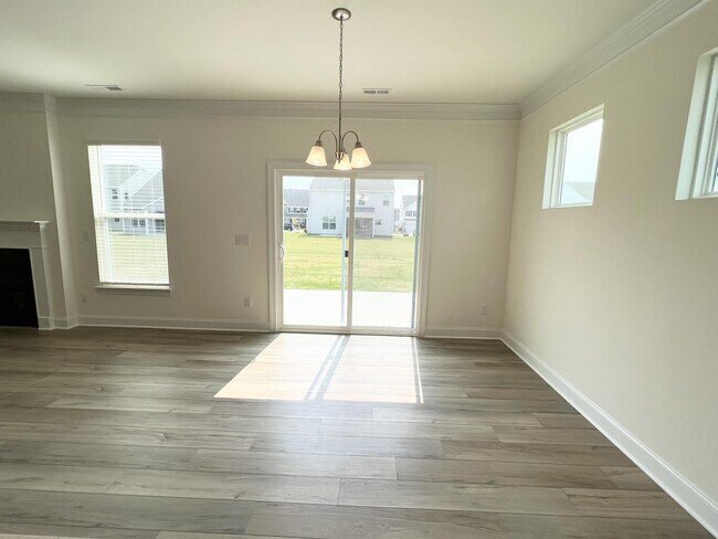 Building Photo - 324 Highview Dr