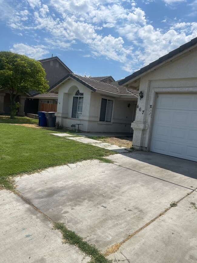 Building Photo - Charming 3-Bedroom, 2-Bathroom Home for Rent in Quiet Neighborhood