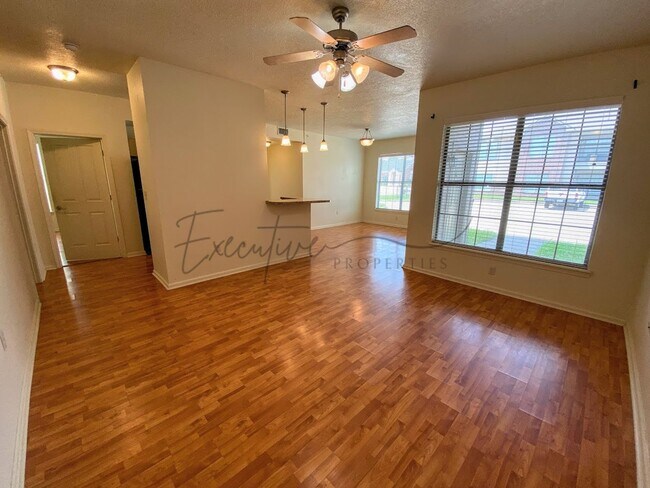 Building Photo - 309 E Hale St