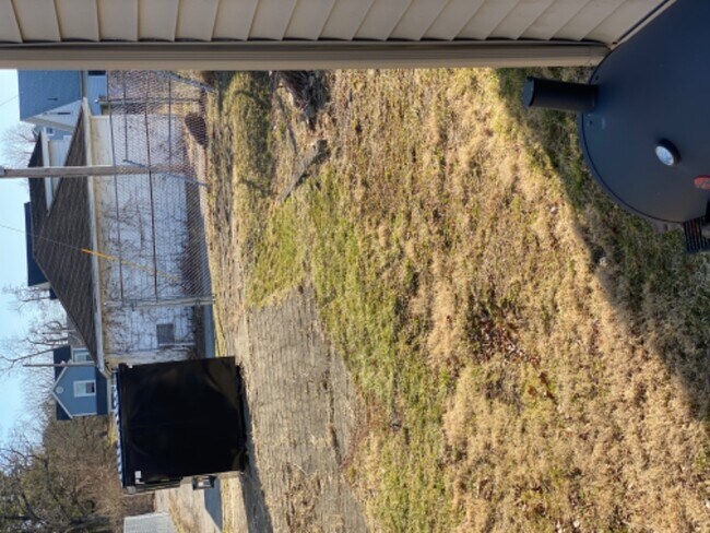 Building Photo - 18 Rogge St