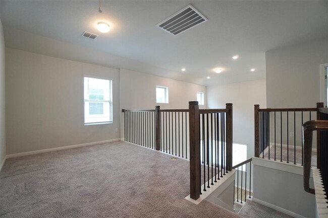 Building Photo - 2513 Danbury Ln