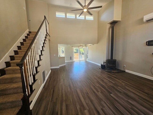 Building Photo - 19055 Ravenhill Rd