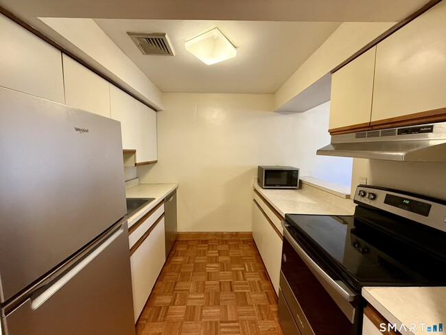Building Photo - 105 Tremont Ave