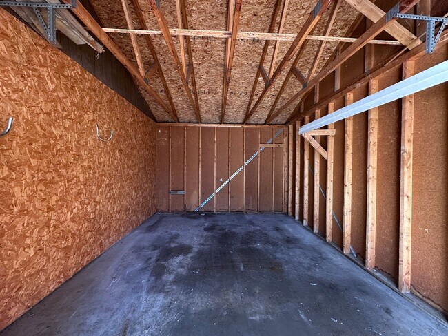 Building Photo - Noble Estates |||