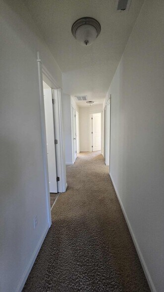 Building Photo - 16575 SE Windswept Waters Dr