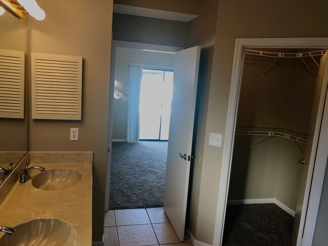 Building Photo - 3/2 Pool Home in Alafaya Woods - Renovated 2021