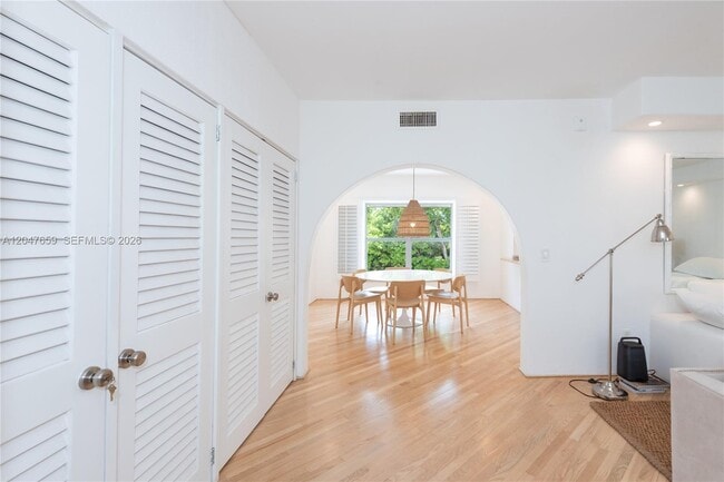 Building Photo - 9940 Collins Ave