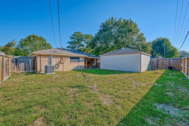 Building Photo - 11503 High Star Dr