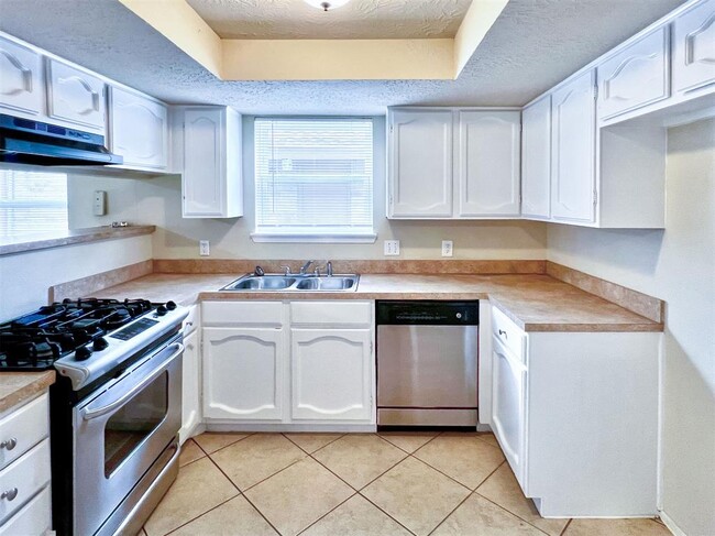 Building Photo - 3518 Almondwood Dr