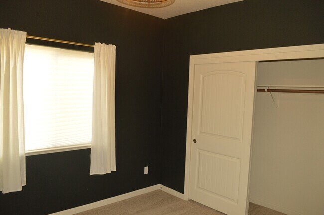 Building Photo - 808 Marybelle Ct