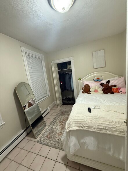 Building Photo - 188 L St