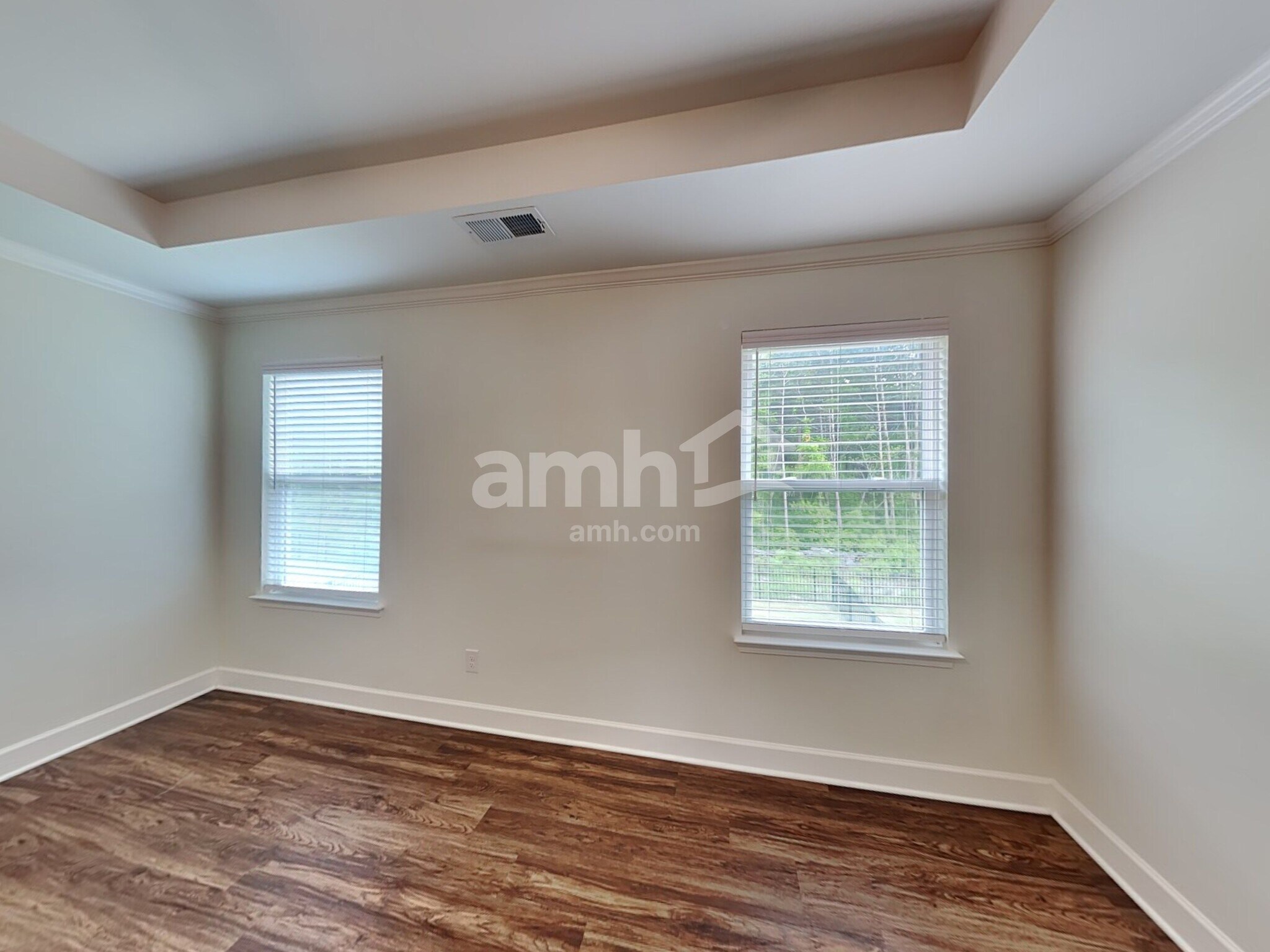 Building Photo - 5822 Zurich Rd