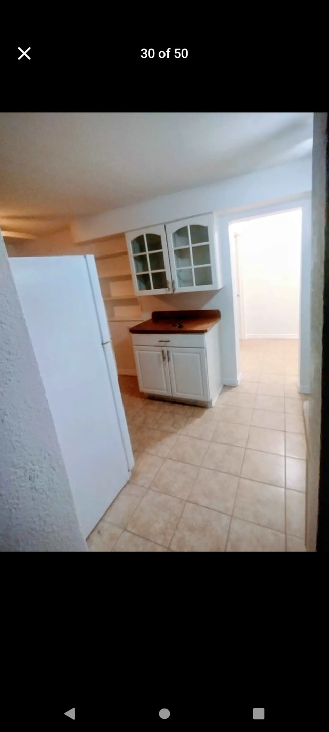 Building Photo - 635 N Nova Rd