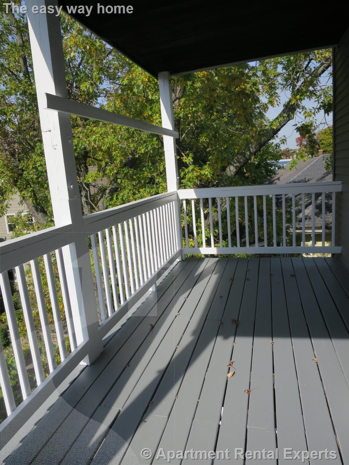 Building Photo - 36 Standish St