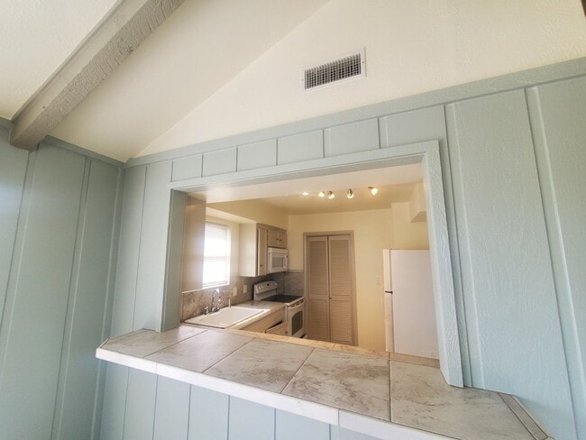 Building Photo - Jamaica Beach Two Bedroom