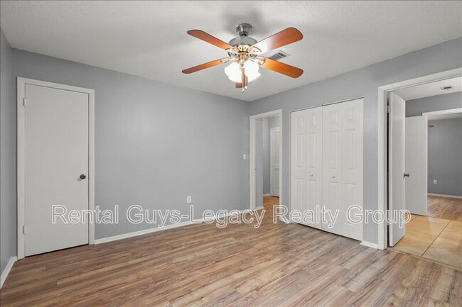 Building Photo - 11406 Bedford Oaks Dr