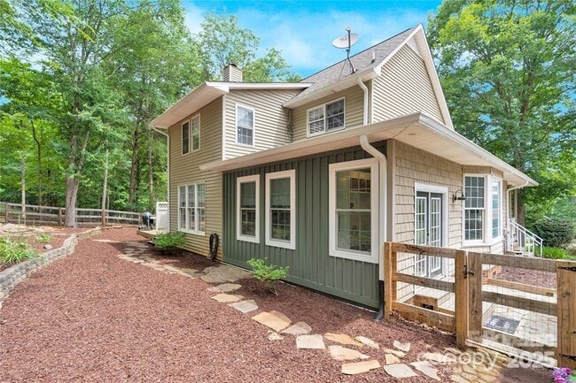 Building Photo - 832 Kemp Rd