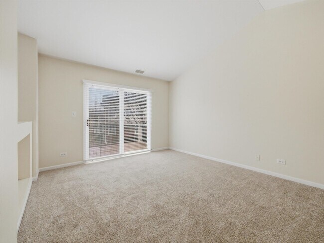 Building Photo - 399 Pine Lake Cir