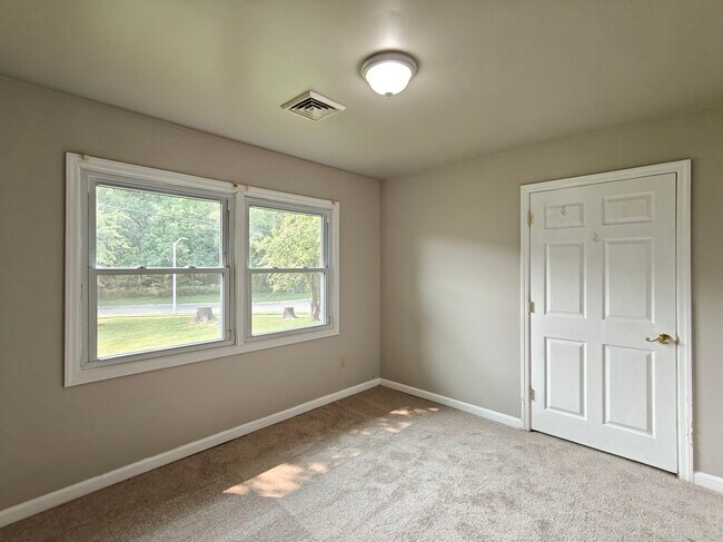 Building Photo - 45 Meribrook Cir