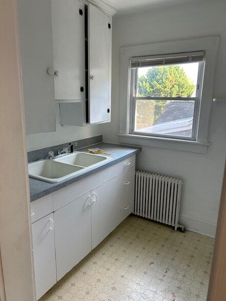 Kitchen - 767 52nd St