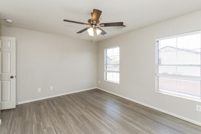 Building Photo - 12024 White Lilly St