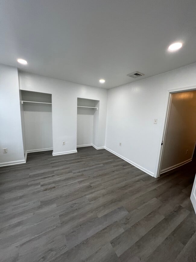 Building Photo - 912 Pennell St