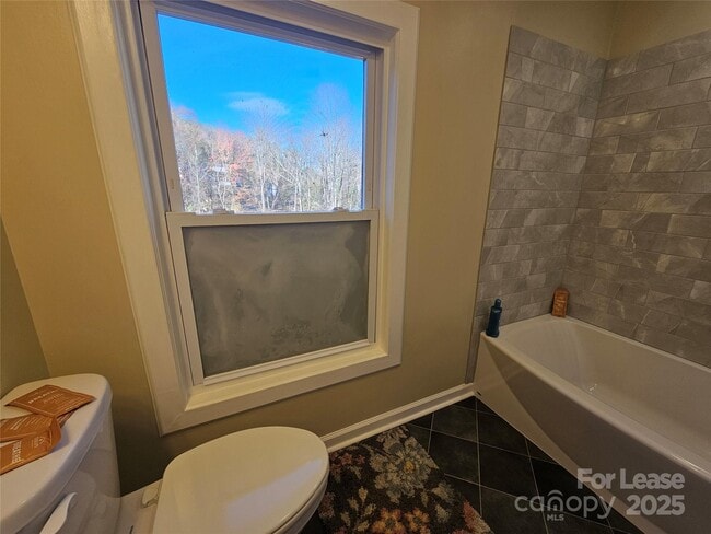 Building Photo - 208 W Main St