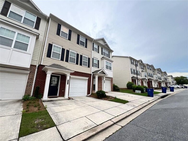 Building Photo - 6877 Slate Stone Way SE