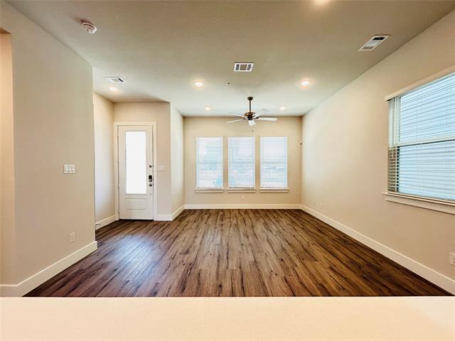 Building Photo - 760 W Bedford Euless Rd