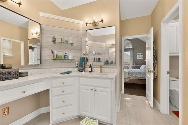 Building Photo - 2345 Fountain Gate Dr