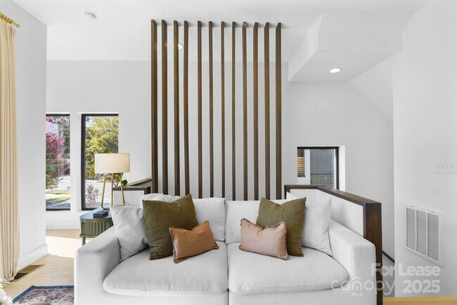 Building Photo - 3301 Spencer St