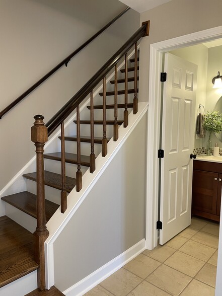Hardwood stairs - 16414 Brementowne Rd